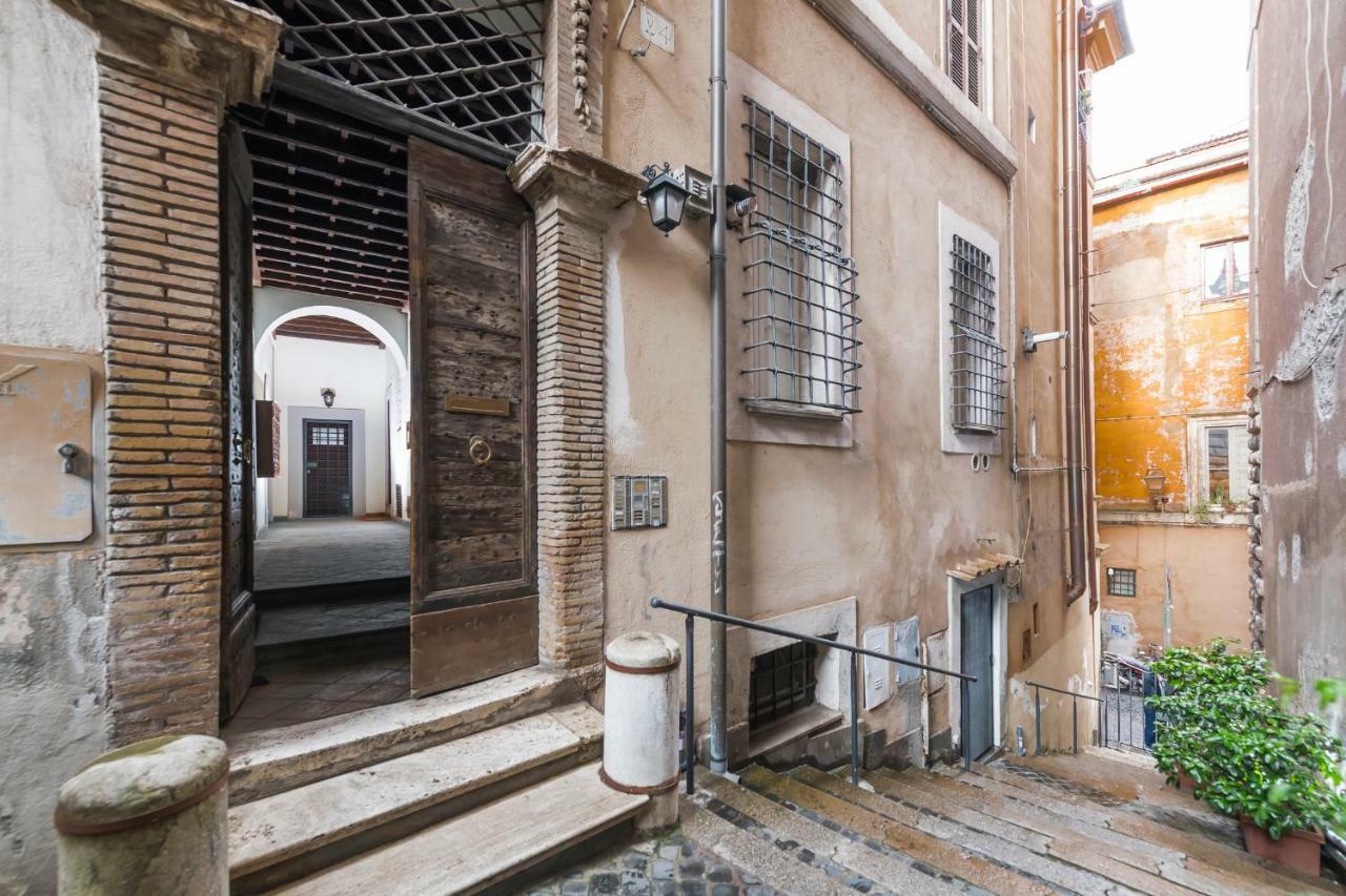 Two Bedrooms Apartment With Solarium With View On San Peter Church And Sant'Angelo Castle ローマ エクステリア 写真